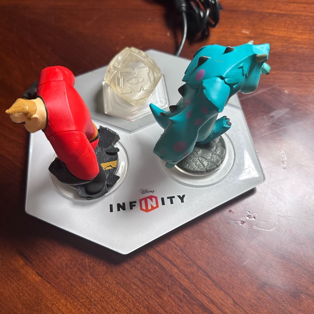 Disney Infinity Red and Teal Figures Set